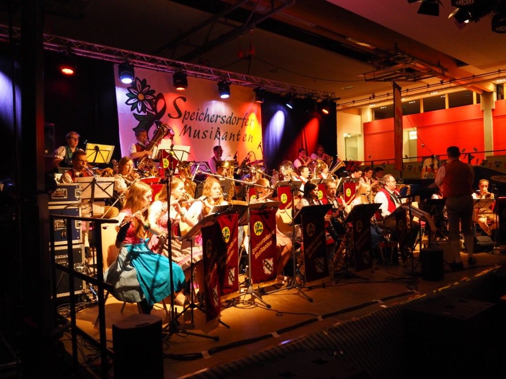 Stimmung beim Starkbierfest